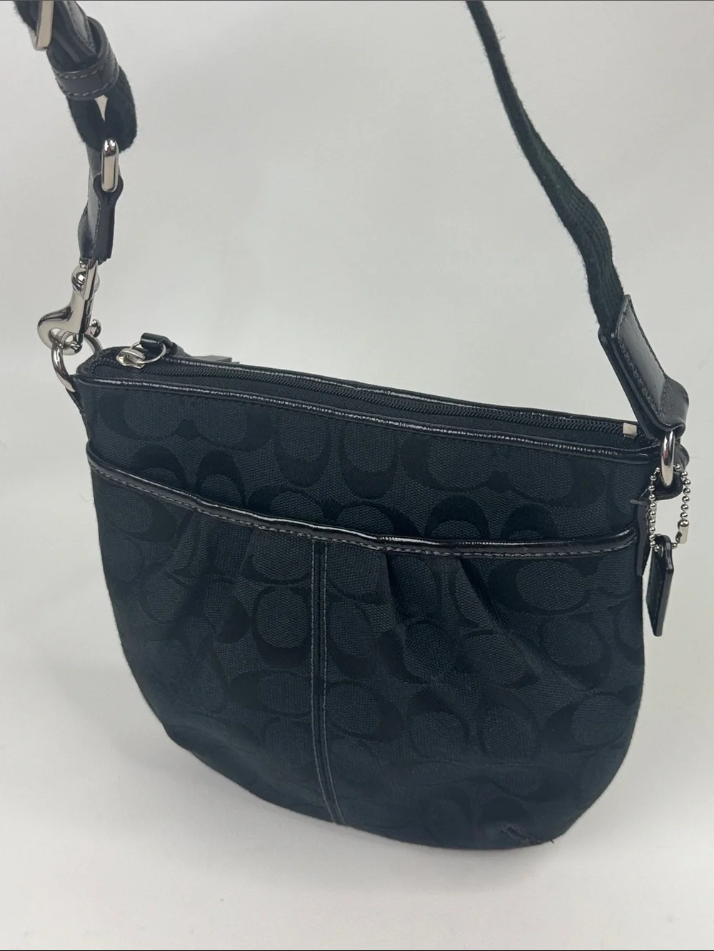 Vintage Coach Black Signature C Crossbody Purse bag Silver zip Key charm NEW